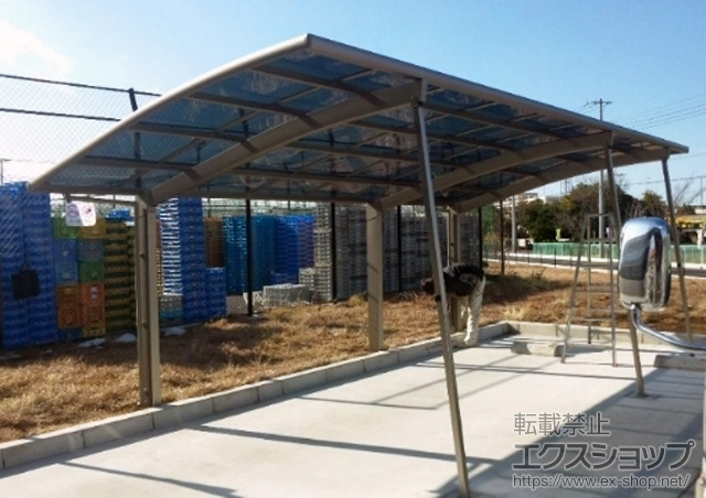 埼玉県三郷市のLIXIL リクシル（トステム）のカーポート カーブポートシグマIII 延長 耐風圧強度仕様 積雪〜30cm対応 施工例