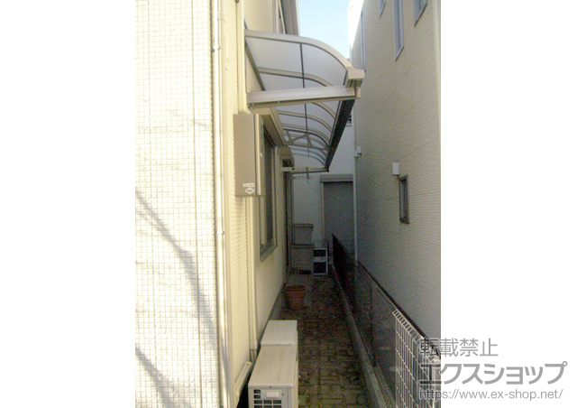 大阪府大阪市のLIXIL リクシル（トステム）のテラス屋根 ライザーテラスII ルーフタイプ R型 連棟 積雪〜20cm対応 施工例