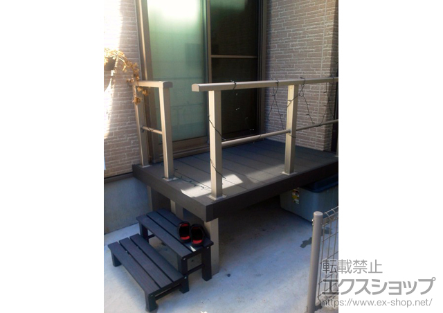 埼玉県川口市ののウッドデッキ リウッドデッキ 200 単体+シンプルモダンデッキフェンス8型＜横格子1本タイプ＞ 施工例