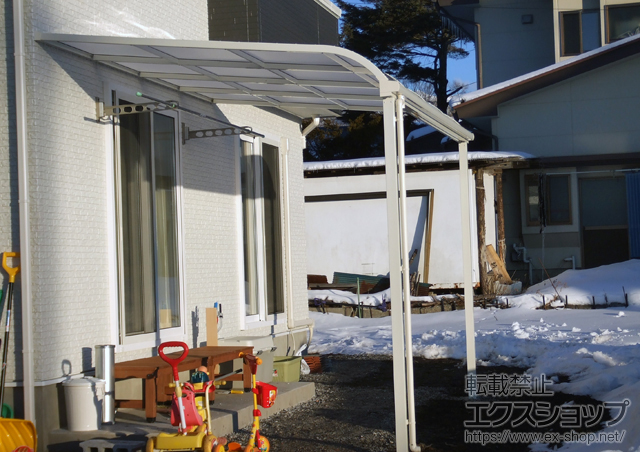 長野県茅野市のLIXIL リクシル（トステム）のテラス屋根 ライザーテラスII R型 テラスタイプ 単体 積雪〜20cm対応 施工例