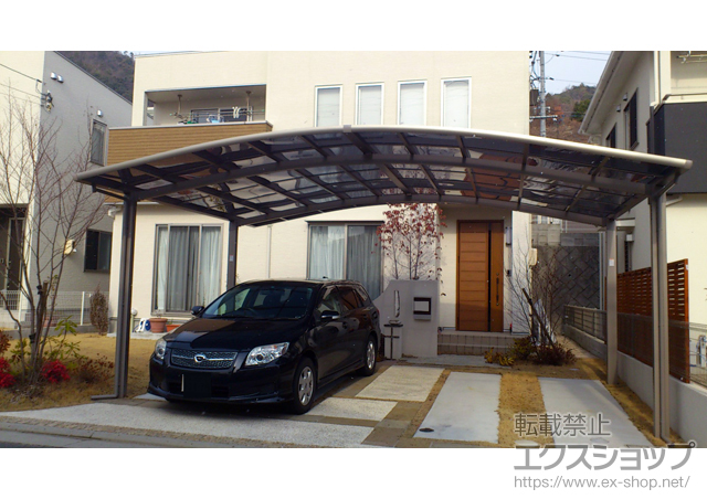 広島県広島市のLIXIL リクシル（トステム）のカーポート カーブポートシグマIII ワイド 積雪〜20cm対応 施工例