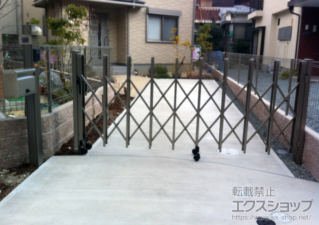兵庫県宝塚市ののカーゲート トリップゲート PB型 ノンレール 片開き 施工例