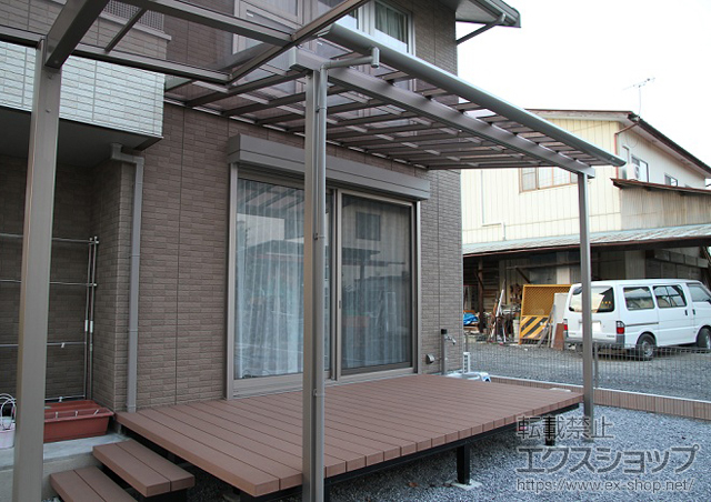 栃木県鹿沼市のLIXIL リクシル（トステム）のテラス屋根 パワーアルファ F型 テラスタイプ 単体 積雪〜30ｃｍ対応 施工例