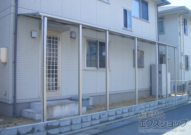 広島県福山市のYKKAPのテラス屋根 ヴェクターテラス F型 テラスタイプ 連棟 積雪～20cm対応 施工例