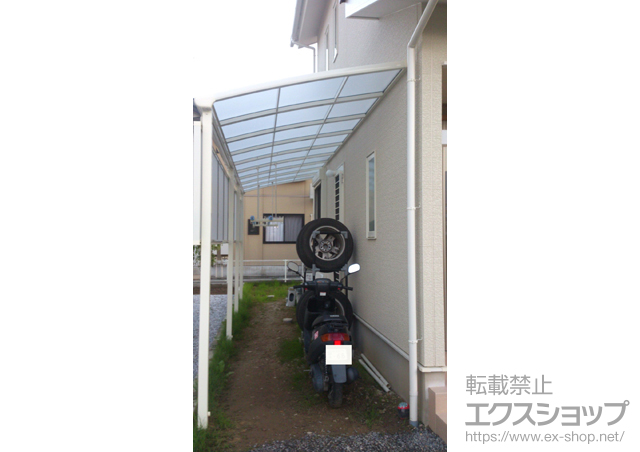 愛知県新城市のLIXIL リクシル（トステム）のテラス屋根 パワーアルファ L型 テラスタイプ 連棟 積雪〜30cm対応+前面スクリーン 1段 施工例