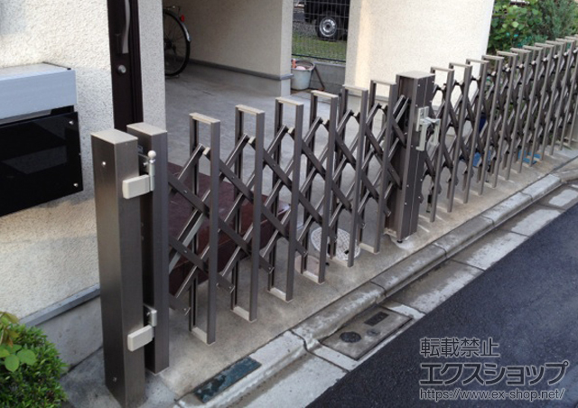 東京都足立区ののカーゲート アルシャインHG ノンキャスター 親子開き(170+300)W 施工例