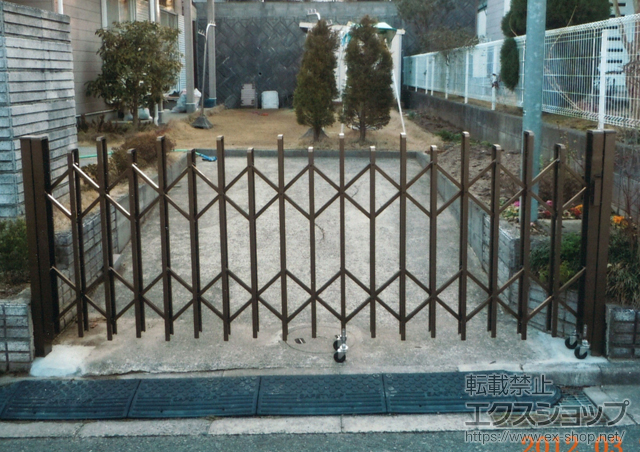 愛知県春日井市ののカーゲート アルピタＵＨ 片開き ノンレールタイプ 施工例