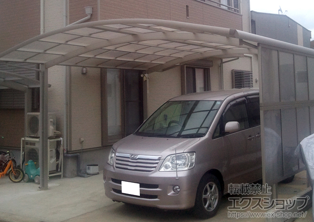 千葉県船橋市ののカーポート レイナツインポート 積雪〜20cm対応+サイドパネル 施工例