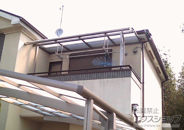 和歌山県橋本市のLIXIL リクシル（トステム）のバルコニー・ベランダ屋根 ライザーテラスII R型 屋根タイプ 単体　積雪〜20?対応 施工例