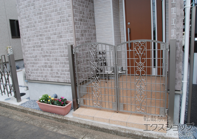 東京都小平市のの門扉 フェスタF型門扉 両開き 柱使用 施工例