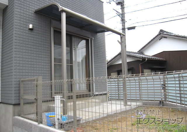 東京都八王子市のLIXIL リクシル（トステム）のテラス屋根 ライザーテラスII R型 テラスタイプ 単体 積雪〜20cm対応 施工例