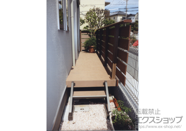 神奈川県横浜市のLIXIL リクシル（トステム）のウッドデッキ リコステージII 単体+ステップ1段 施工例