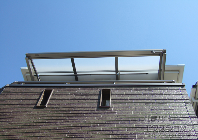 神奈川県横浜市のLIXIL リクシル（トステム）のバルコニー・ベランダ屋根 ライザーテラスII F型 ルーフタイプ 単体　積雪〜20cm対応 施工例