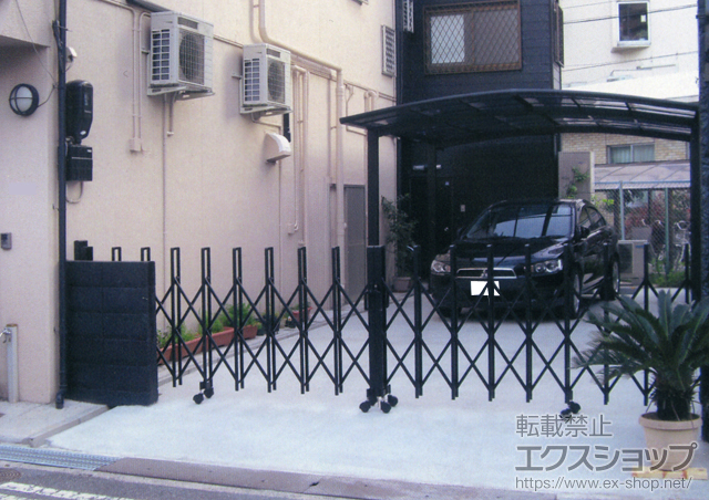 大阪府大東市ののカーゲート トリップゲート PB型 ノンレール 両開き　54W 施工例