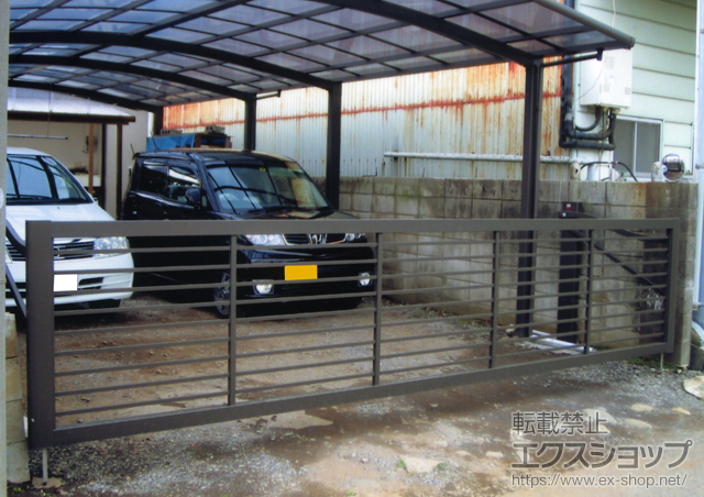 埼玉県所沢市ののカーゲート スウィングアップゲートワイド 横格子型 電動式 施工例