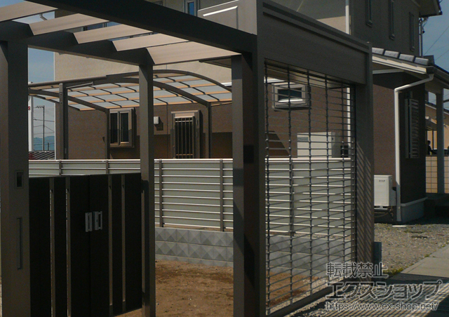 長野県飯田市ののガレージシャッター シングルシャッター Fタイプ マテリアルカラー 手動式タイプ 施工例