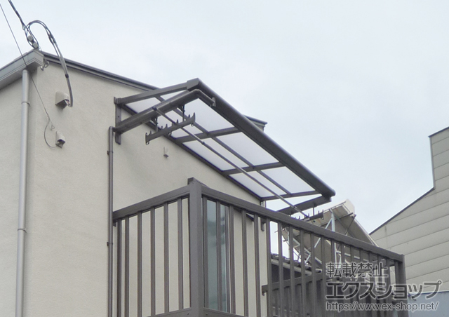 大阪府大阪市のLIXIL リクシル（トステム）のバルコニー・ベランダ屋根 ライザーテラスII F型 ルーフタイプ 積雪対応〜20? 施工例