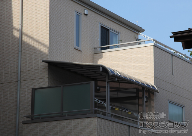 東京都中野区のLIXIL リクシル（トステム）のバルコニー・ベランダ屋根 パワーアルファ RB型 単体 屋根タイプ 積雪〜30cm対応+ワイド・ロングタイプ　2本入 施工例