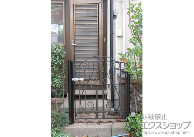 埼玉県上尾市のの門扉 アプローチルナ ＣＬ型 親子開き 施工例