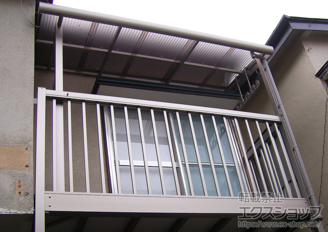 千葉県市川市のLIXIL リクシル（トステム）のバルコニー・ベランダ屋根 ナーラテラス 屋根タイプ 柱建式 積雪対応〜20? 施工例