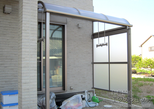愛知県一宮市のLIXIL リクシル（トステム）のテラス屋根 ライザーテラスII R型 テラスタイプ 単体 積雪対応〜20? 施工例