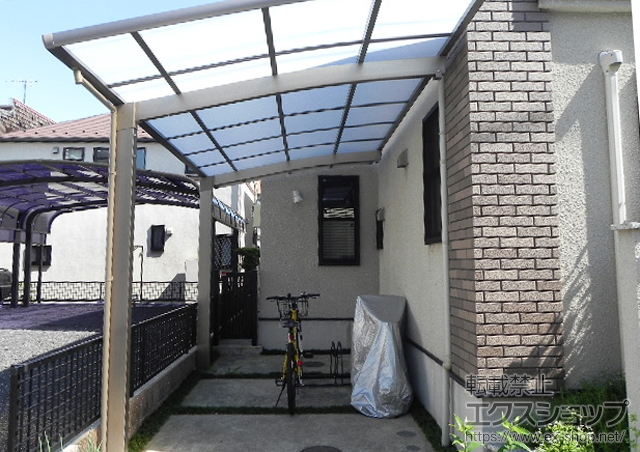 東京都世田谷区のLIXIL リクシル（トステム）のカーポート カーブポートシグマIII 積雪〜30cm対応+着脱式サポート(補助柱) 2本入 施工例