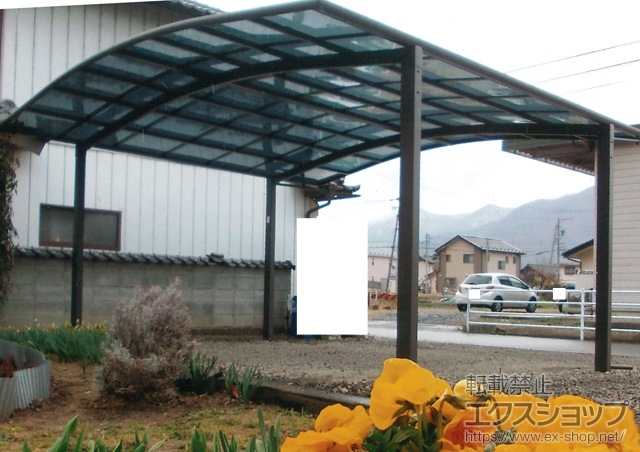 長野県千曲市のLIXIL リクシル（トステム）のカーポート カーブポートシグマIII ワイド 積雪〜30cm対応 施工例