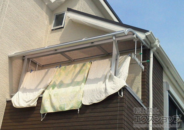 兵庫県尼崎市のLIXIL リクシル（トステム）のバルコニー・ベランダ屋根 ライザーテラスII R型 屋根タイプ 積雪〜20?対応 施工例