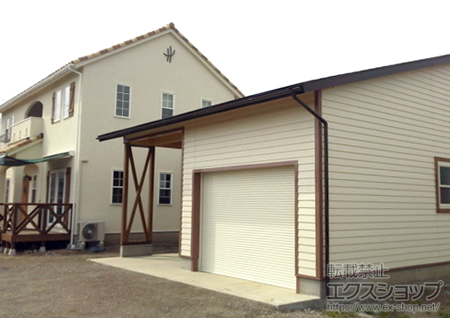 埼玉県深谷市のLIXIL リクシル（トステム）のガレージシャッター ガレージシャッター クワトロ 電動式 内部付タイプ 施工例