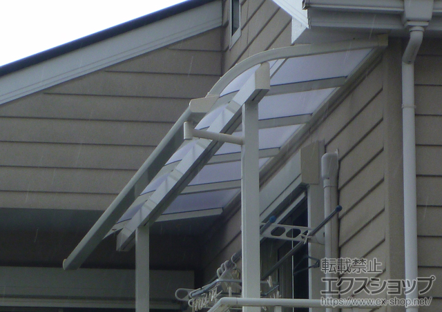 兵庫県神戸市のLIXIL リクシル（トステム）のバルコニー・ベランダ屋根 ライザーテラスII R型 屋根タイプ 積雪〜20?対応 施工例