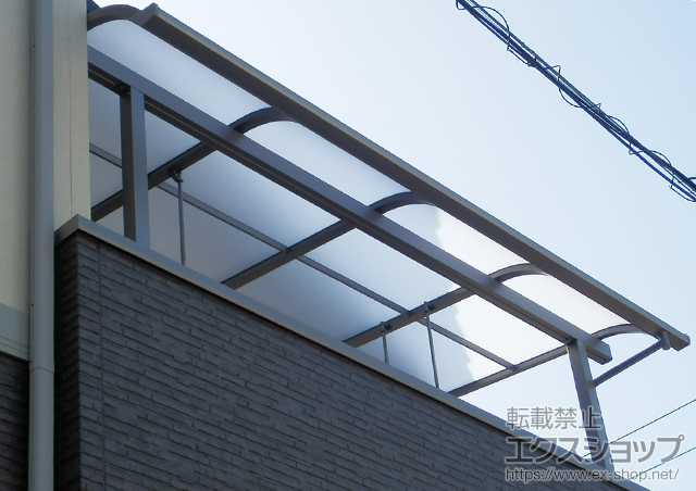 大阪府豊中市のLIXIL リクシル（トステム）のテラス屋根 ライザーテラスII R型 テラスタイプ 積雪〜20cm対応 施工例