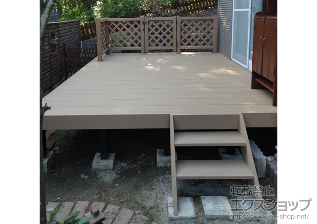 宮城県塩竈市ののウッドデッキ リウッドデッキ200 Ｔタイプ 単体+リウッドデッキフェンス 2型+リウッドデッキ門扉 2型 施工例