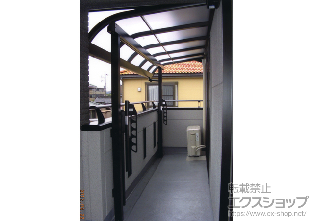 愛知県一宮市のLIXIL リクシル（トステム）のバルコニー・ベランダ屋根 パワーアルファ RB型 屋根タイプ 単体 積雪〜30cm対応 施工例