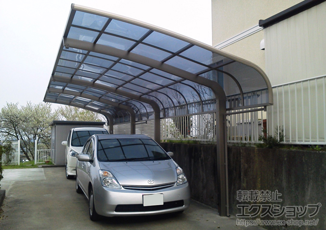 宮城県名取市のLIXIL リクシル（トステム）のカーポート テールポートシグマIII 縦連棟 積雪〜30cm対応+着脱式サポート(補助柱) 施工例