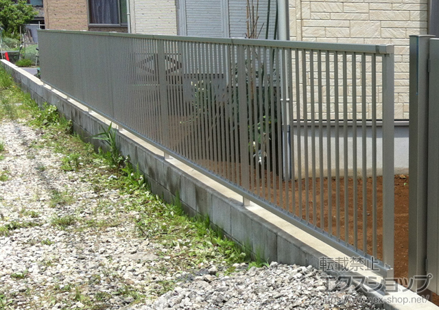 埼玉県さいたま市ののフェンス・柵 レスティナフェンス22型　自由柱仕様 施工例