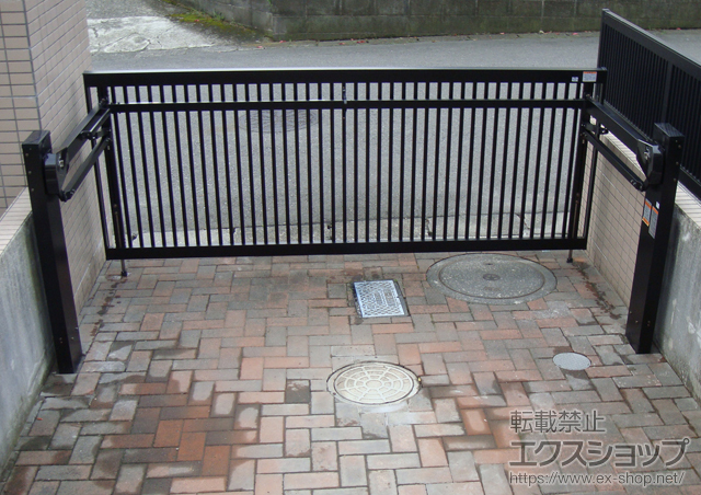 東京都町田市ののカーゲート オーバードアS2型 手動タイプ 【特注品】 施工例