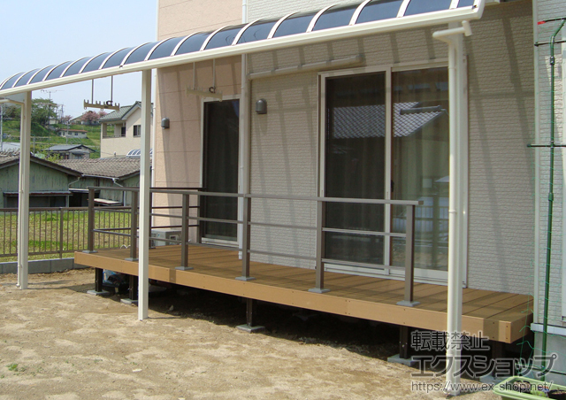 福島県いわき市のLIXIL リクシル（トステム）のウッドデッキ リコステージII 施工例