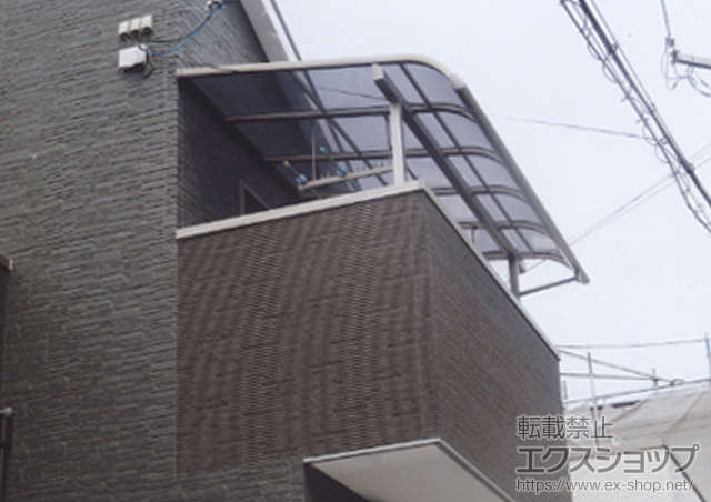 大阪府吹田市のLIXIL リクシル（トステム）のバルコニー・ベランダ屋根 パワーアルファ RB型 屋根タイプ 積雪〜30?対応 施工例