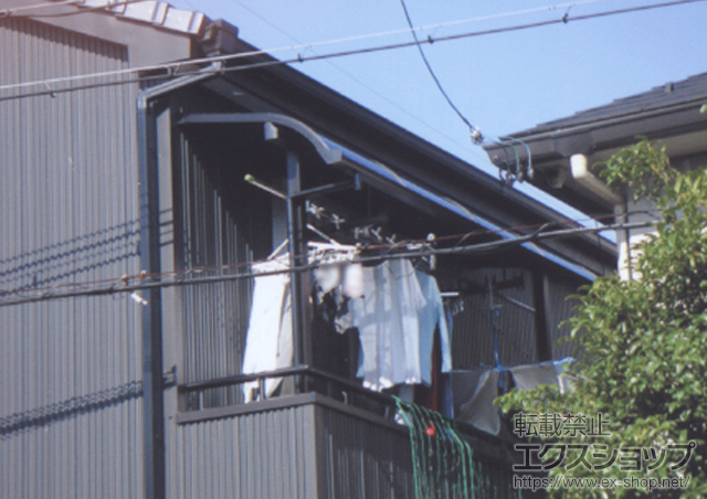 愛知県名古屋市ののバルコニー・ベランダ屋根 ライザーテラスII R型 単体 屋根タイプ+吊り下げ物干し　標準　2本入 施工例
