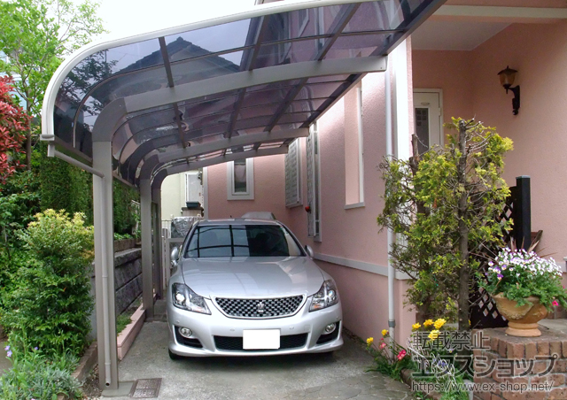 神奈川県横浜市のLIXIL リクシル（トステム）のカーポート テールポートシグマIII 延長 積雪〜30cm対応 施工例