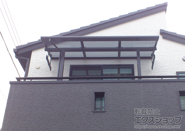 埼玉県越谷市のLIXIL リクシル（トステム）のバルコニー・ベランダ屋根 ライザーテラスII F型 屋根タイプ 積雪対応〜20? 施工例