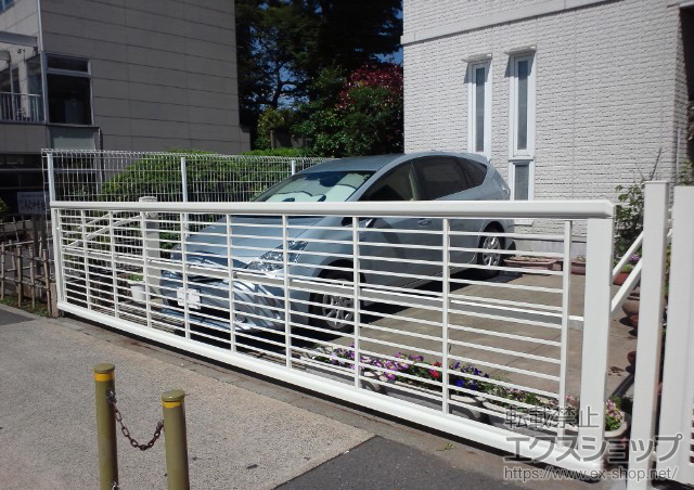 東京都大田区ののカーゲート エクスラインアップゲート ワイド 1型 手動式 施工例