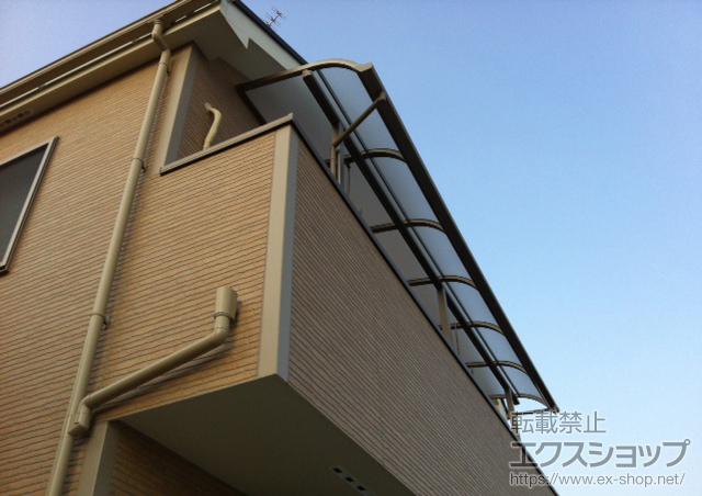 茨城県つくば市のLIXIL リクシル（トステム）のバルコニー・ベランダ屋根 ライザーテラスＩＩ Ｒ型 屋根タイプ 積雪対応〜20? 施工例