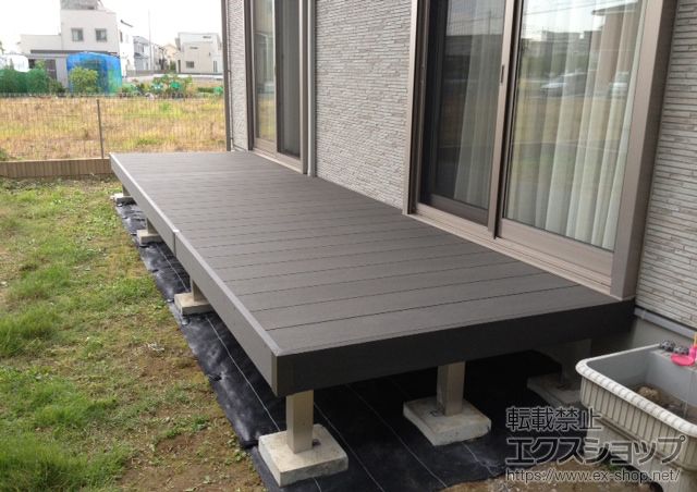 埼玉県吉川市ののウッドデッキ リウッドデッキ 200 連棟 施工例