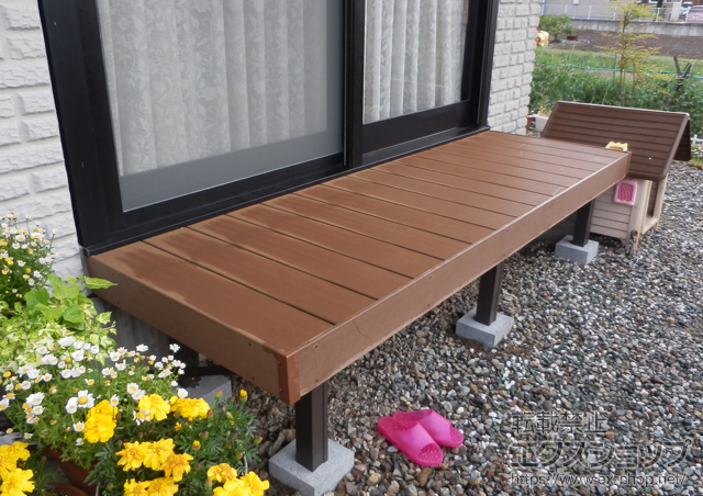 兵庫県姫路市のLIXIL リクシル（トステム）のウッドデッキ リコステージII 単体 施工例