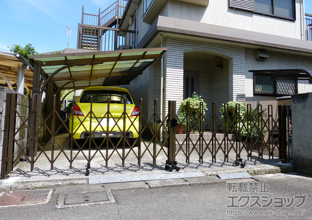 東京都調布市ののカーゲート トリップゲート PA型 ノンレール 両開き 54Ｗ 施工例