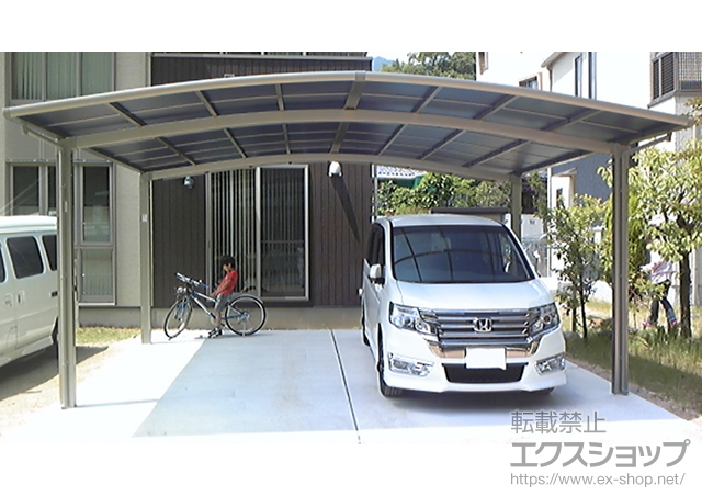 広島県呉市のLIXIL リクシル（トステム）のカーポート カーブポートシグマIII ワイド 積雪〜30ｃｍ対応 施工例