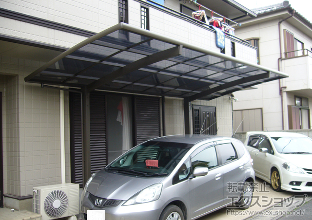 埼玉県吉川市のLIXIL リクシル（トステム）のカーポート カーブポートシグマIII 積雪〜30cm対応 施工例