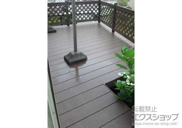 千葉県松戸市のLIXIL リクシル（トステム）のウッドデッキ リコステージII 異形連棟 施工例