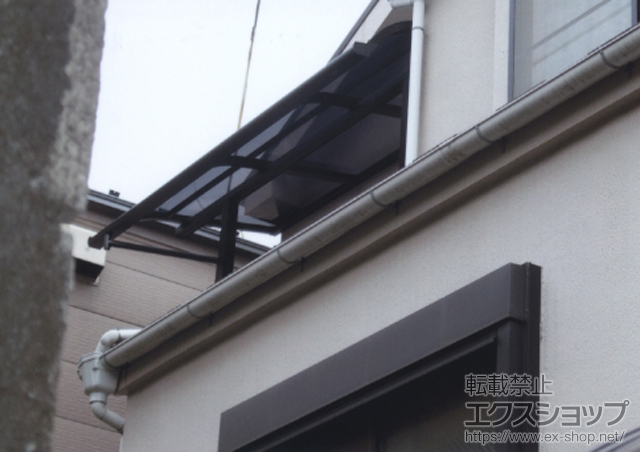 東京都板橋区のLIXIL リクシル（トステム）のバルコニー・ベランダ屋根 ライザーテラスII R型 屋根タイプ 単体 積雪対応〜20? 施工例